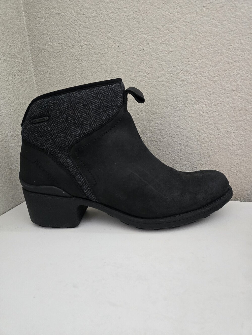 Merrell Chateau II Mid Women's Size 10 Black Leather Wool Waterproof Ankle Boots